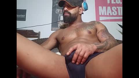 Snapshot of moreno_lutador chatting on 09/25/25, 04:49 John john online show from 09/25/25, 04:49