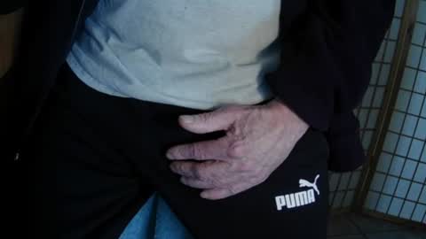 Snapshot of moreorless5 chatting on 02/08/25, 01:33 moreorless5 online show from 02/08/25, 01:33