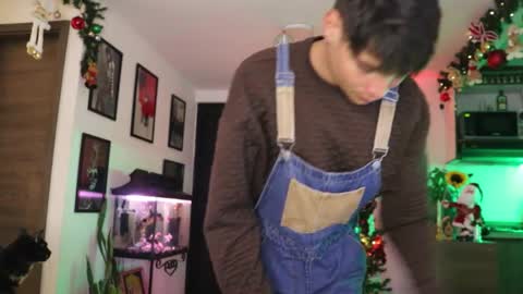 Snapshot of morgan_hiller chatting on 01/01/25, 01:37 online show from 01/01/25, 01:37