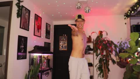 Snapshot of morgan_hiller chatting on 01/21/25, 03:48 online show from 01/21/25, 03:48