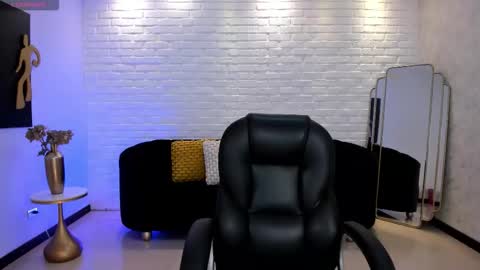 Morgan Hicks online show from 11/05/25, 07:03