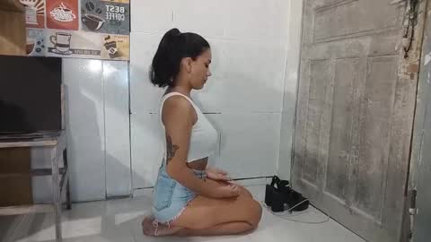 Snapshot of morochafit chatting on 02/28/25, 01:47 Karolina online show from 02/28/25, 01:47