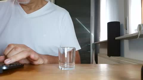 Morris online show from 10/16/25, 10:27