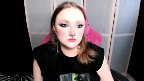 Snapshot of motorkate chatting on 10/18/25, 09:26 motorkate online show from 10/18/25, 09:26