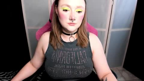 Snapshot of motorkate chatting on 10/19/25, 09:48 motorkate online show from 10/19/25, 09:48