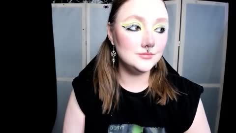 Snapshot of motorkate chatting on 11/20/25, 05:18 motorkate online show from 11/20/25, 05:18