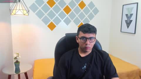 Mou Fly online show from 10/07/25, 11:29