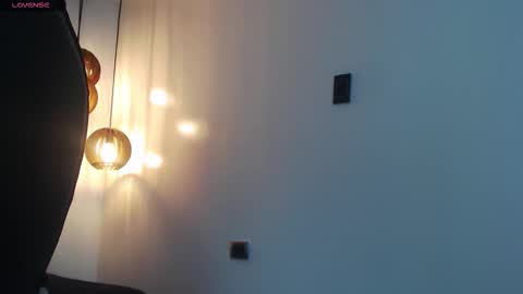 Mou Fly online show from 11/11/25, 03:01