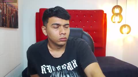 Mou Fly online show from 11/12/25, 12:16