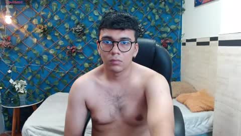 Mou Fly online show from 11/21/25, 03:54