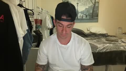 Snapshot of movedto305 chatting on 11/02/25, 03:09 movedto305 online show from 11/02/25, 03:09