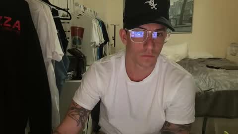 Snapshot of movedto305 chatting on 11/05/25, 03:17 movedto305 online show from 11/05/25, 03:17