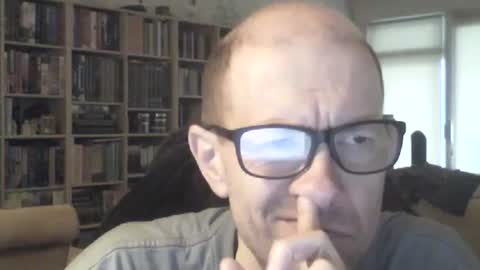 Snapshot of moviem1978 chatting on 12/28/24, 10:14 Frederik online show from 12/28/24, 10:14