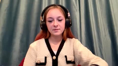 Snapshot of mozelleberendt chatting on 10/26/25, 02:34 Jenny online show from 10/26/25, 02:34