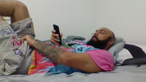 Snapshot of mr8plus chatting on 12/28/24, 05:55 Mr8 online show from 12/28/24, 05:55