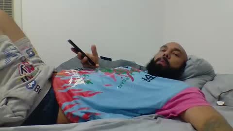 Snapshot of mr8plus chatting on 12/29/24, 01:45 Mr8 online show from 12/29/24, 01:45