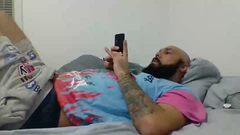 Snapshot of mr8plus chatting on 12/29/24, 04:48 Mr8 online show from 12/29/24, 04:48