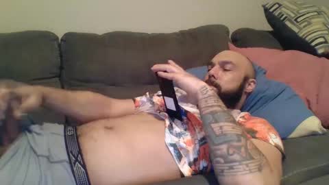 Snapshot of mr8plus chatting on 02/11/25, 11:44 Mr8 online show from 02/11/25, 11:44