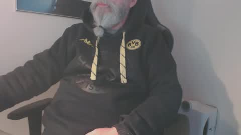 Snapshot of mr_boombastic2021 chatting on 01/11/25, 11:23 mr_boombastic2021 online show from 01/11/25, 11:23