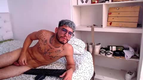 Snapshot of mr_jordan2310 chatting on 02/20/25, 03:52 mr_jordan2310 online show from 02/20/25, 03:52