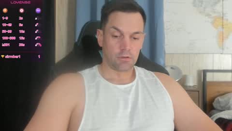 Snapshot of mr_mac69 chatting on 02/19/25, 10:42 Cam online show from 02/19/25, 10:42