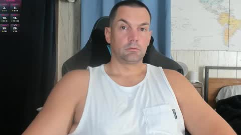 Snapshot of mr_mac69 chatting on 09/25/25, 05:05 Cam online show from 09/25/25, 05:05