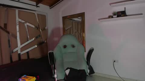 MIKEE online show from 01/25/25, 03:09