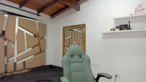 MIKEE online show from 02/19/25, 03:06