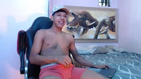Snapshot of mr_stiven_ chatting on 02/20/25, 02:18 mr_stiven_ online show from 02/20/25, 02:18