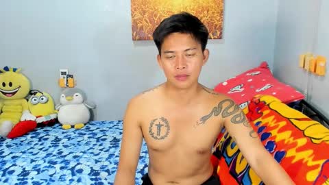 Snapshot of mr_swe3t0oth chatting on 02/22/25, 02:52 KYLE online show from 02/22/25, 02:52