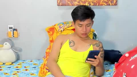 Snapshot of mr_swe3t0oth chatting on 02/27/25, 07:01 KYLE online show from 02/27/25, 07:01