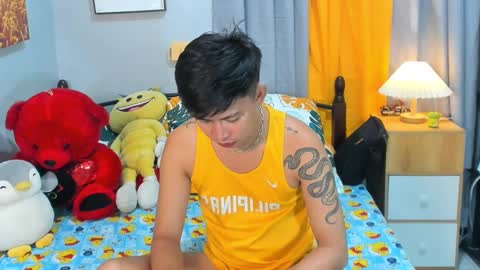 Snapshot of mr_swe3t0oth chatting on 03/09/25, 11:25 KYLE online show from 03/09/25, 11:25