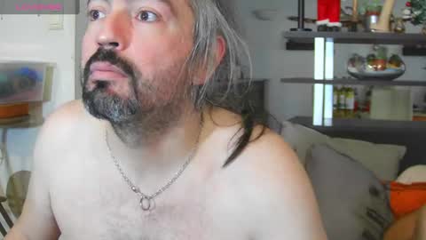 Snapshot of mrandmrsswetness84 chatting on 01/04/25, 09:32 MrAndMrsSwetness84 online show from 01/04/25, 09:32