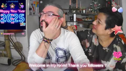 Snapshot of mrandmrsswetness84 chatting on 01/08/25, 07:45 MrAndMrsSwetness84 online show from 01/08/25, 07:45