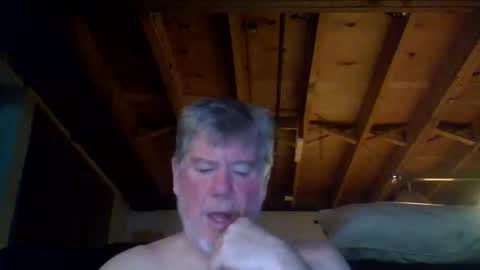 Snapshot of mrblade666 chatting on 11/13/25, 01:04 mrblade666 online show from 11/13/25, 01:04