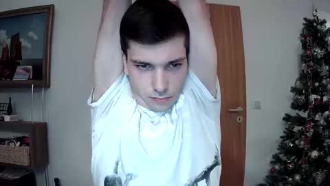 Snapshot of mrboyyyy chatting on 12/29/24, 05:22 ... online show from 12/29/24, 05:22