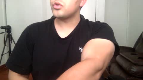 Snapshot of mrbree chatting on 01/01/25, 11:40 Mr Bree online show from 01/01/25, 11:40