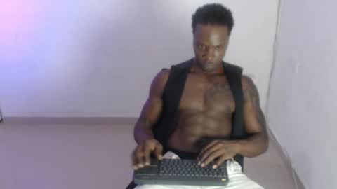 Snapshot of mrbyronstallion chatting on 11/07/25, 03:17 byron online show from 11/07/25, 03:17