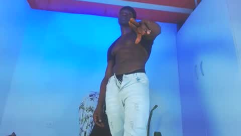 Snapshot of mrbyronstallion chatting on 11/15/25, 04:21 byron online show from 11/15/25, 04:21