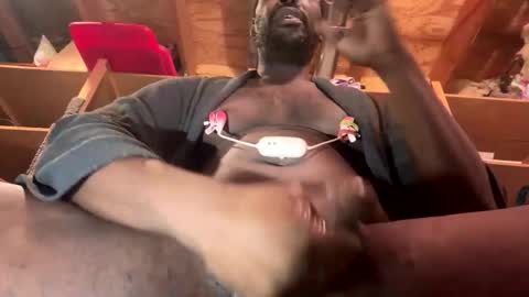 Snapshot of mrgsm975 chatting on 01/01/25, 07:43 GSpotMassager online show from 01/01/25, 07:43