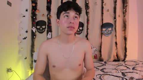 Snapshot of mrhot_night chatting on 10/26/25, 12:05 Bastian online show from 10/26/25, 12:05