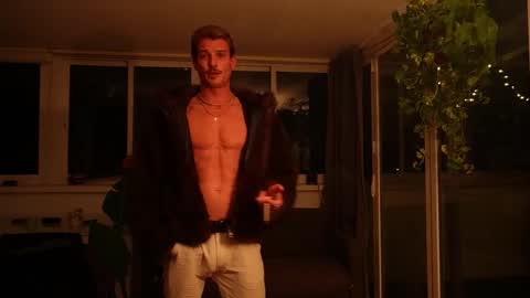 Snapshot of mrlong23cm chatting on 11/09/25, 09:13 Mr Long online show from 11/09/25, 09:13