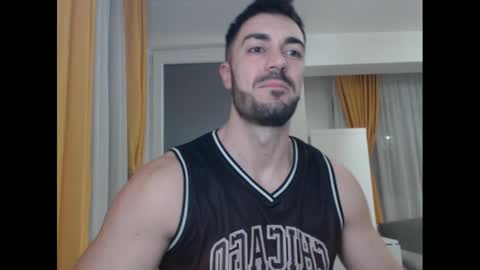 Snapshot of mrluckgx chatting on 01/28/25, 04:19 MrLuck online show from 01/28/25, 04:19