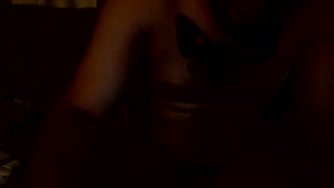 Snapshot of mrr_luxxe chatting on 10/24/25, 08:11 mrr_luxxe online show from 10/24/25, 08:11