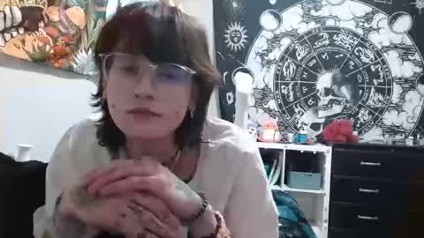 Snapshot of mrsemilyrose chatting on 10/14/25, 12:00 MrsEmilyRose online show from 10/14/25, 12:00