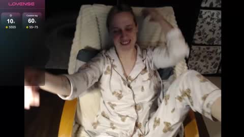 Snapshot of mrsluck chatting on 01/07/25, 01:28 Sasha online show from 01/07/25, 01:28