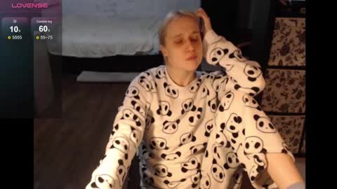 Snapshot of mrsluck chatting on 02/09/25, 05:11 Sasha online show from 02/09/25, 05:11