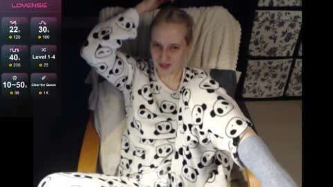 Snapshot of mrsluck chatting on 02/10/25, 01:14 Sasha online show from 02/10/25, 01:14