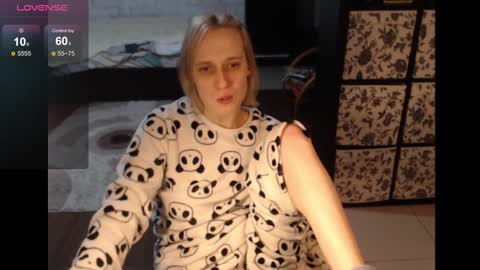 Snapshot of mrsluck chatting on 02/23/25, 01:13 Sasha online show from 02/23/25, 01:13
