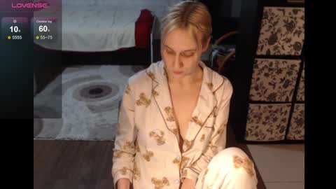 Snapshot of mrsluck chatting on 03/01/25, 05:49 Sasha online show from 03/01/25, 05:49